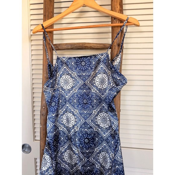 Birch and Stone Blue White Paisley Print Mini Dress Sleeveless Open Back SIze M - Picture 3 of 6